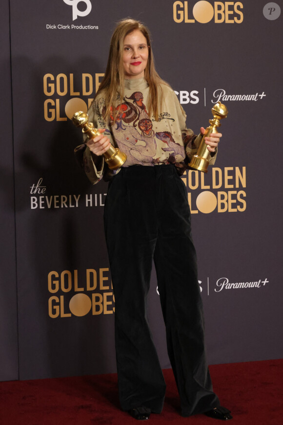 Justine Triet a été doublement récompensée au Golden Globes.
Justine Triet - Press room de la 81ème cérémonie des Golden Globes au Beverly Hilton à Los Angeles le 7 janvier 2024. © Crash/imageSPACE via ZUMA Press Wire / Bestimage