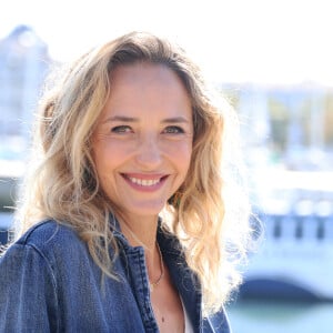 Helene de Fougerolles - Photocall de la série "Sam" lors de la 25ème édition du Festival de la Fiction de la Rochelle. Le 15 septembre 2023 © Denis Guignebourg / Bestimage