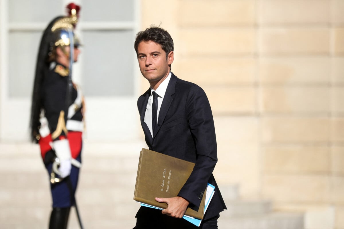 Photo Gabriel Attal Arrive Au Conseil Des Ministres Au Palais De L