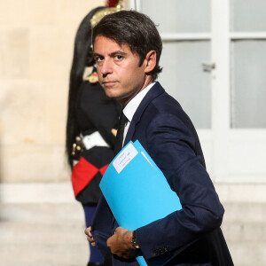 Gabriel Attal a été nommé Premier ministre ce mardi.
Le ministre de l'éducation, Gabriel Attal arrive à la troisième session plénière du Conseil national de la refondation (CNR), au palais de l'Elysée, Paris, France. © Stéphane Lemouton / Bestimage