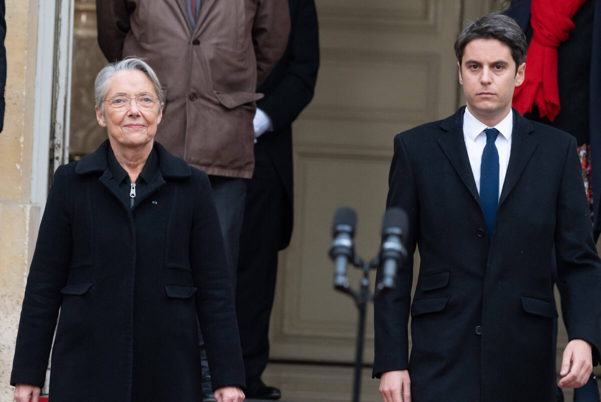 Photo Passation De Pouvoirs Entre L Ancienne Premi Re Ministre Elisabeth Borne Et Le Nouveau