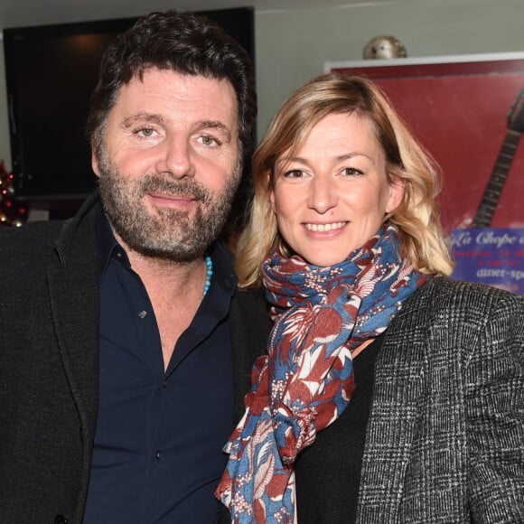 Il a refait sa vie, récemment, avec une femme qu'il aime plus que tout au monde. Et une femme qui fait sa grande fierté.
Exclusif - Philippe Lellouche et sa compagne Vanessa Boisjean - Dîner au restaurant "La Chope des Puces" à Saint-Ouen. © Giancarlo Gorassini/Bestimage