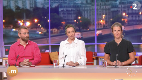 Laurie Delhostal de retour à la télé après avoir combattu son cancer du sein. "Télématin", France 2
