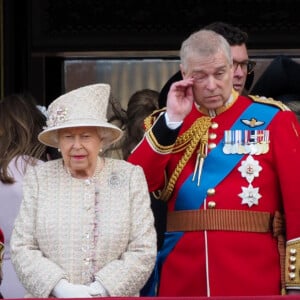 La reine Elisabeth II d'Angleterre, le prince Andrew, duc d'York, - La famille royale au balcon du palais de Buckingham lors de la parade Trooping the Colour 2019, célébrant le 93ème anniversaire de la reine Elisabeth II, Londres, le 8 juin 2019. 