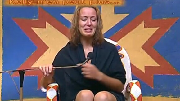 La Ferme Célébrités en Afrique : regardez Kelly Bochenko, en larmes... qui demande à quitter la ferme !