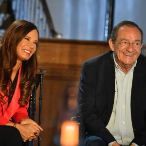 Jean-Pierre Pernaut et sa femme Nathalie Marquay - Jean-Pierre Pernaut et sa femme Nathalie Marquay lors de l'enregistrement de l'émission "Animaux Stars" le 23 novembre 2021. © Veeren/Bestimage