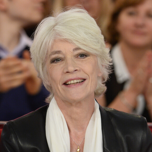 Celle qui se livrait dans une lettre ouverte à Emmanuel Macron envisage la mort de plus en plus, même si elle est liée à une terrible appréhension.
Francoise Hardy - Enregistrement de l'emission "Vivement Dimanche" a Paris le 24 septembre 2013. 