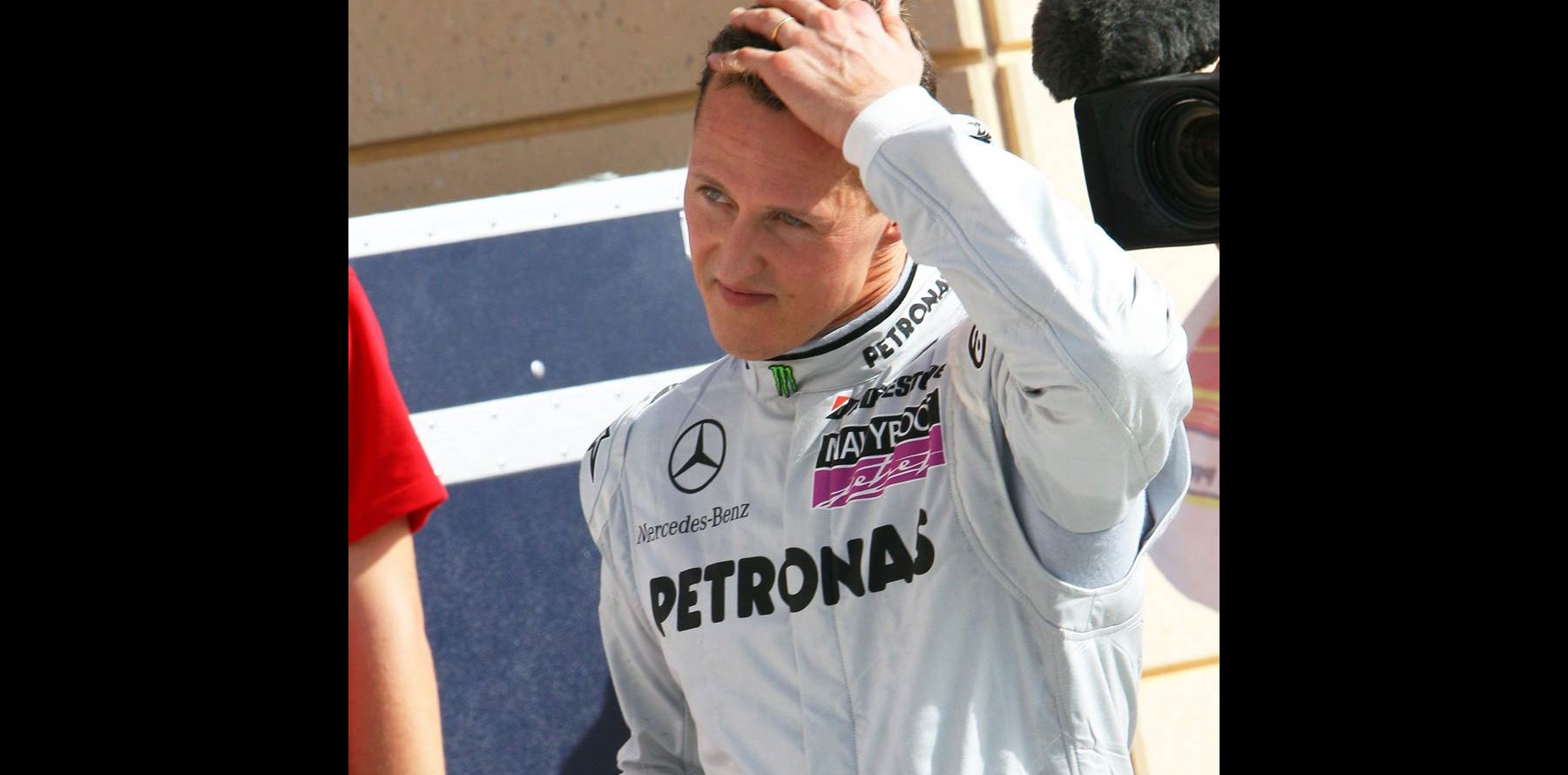 Michael Schumacher double le champion du monde en titre pour son come