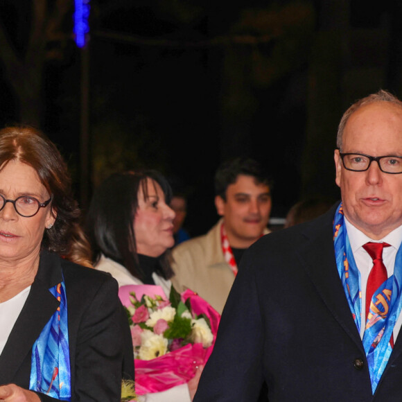 Malgré la fraîcheur des températures du Rocher ce jour-là, 
La princesse Stéphanie de Monaco, le prince Albert II de Monaco et Louis Ducruet lors du 46ème Festival International du Cirque de Monte-Carlo, le 20 janvier 2024. © Claudia Albuquerque/Bestimage 