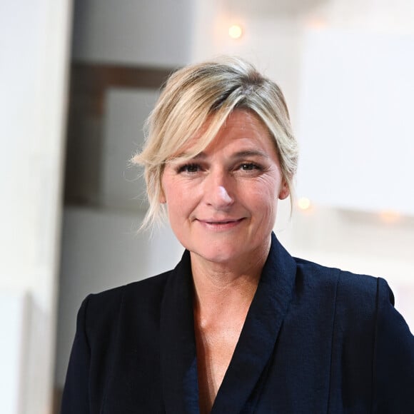 Exclusif - Anne-Elisabeth Lemoine - Enregistrement de l'émission "Vivement Dimanche", présentée par M.Drucker et diffusée le 19 novembre sur France 3, au Studio Gabriel à Paris © Guillaume Gaffiot / Bestimage