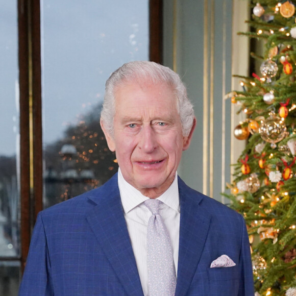 Le roi Charles III d'Angleterre adresse ses voeux pour les fêtes depuis la palais de Buckingham à Londres, le 23 décembre 2023. 
