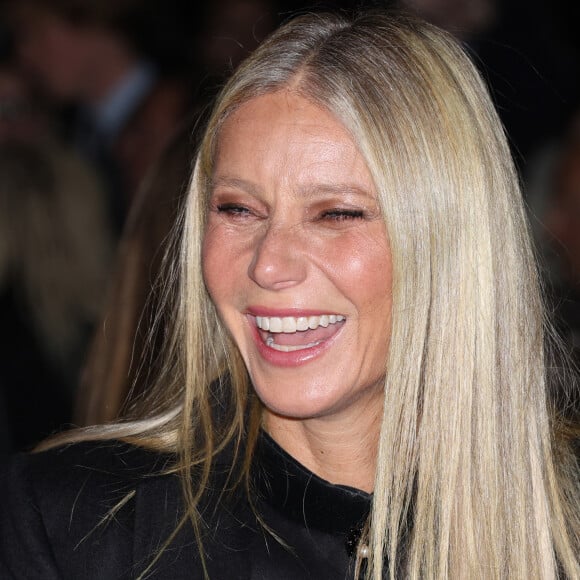 En cette Fashion Week haute-couture, les célébrités ne se sont pas fait prier pour assister aux plus beaux défilés des maisons les plus luxe.
Gwyneth Paltrow - Arrivées au défilé Giorgio Armani Privé Haute Couture printemps/été 2024 (PFW) au Palais de Tokyo à Paris le 23 janvier 2024. © Denis Guignebourg / Bestimage