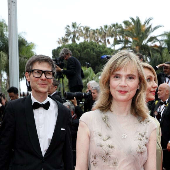 Isabelle Carré - Montée des marches du film " Les Amandiers " lors du 75ème Festival International du Film de Cannes. Le 22 mai 2022 © Dominique Jacovides / Bestimage 