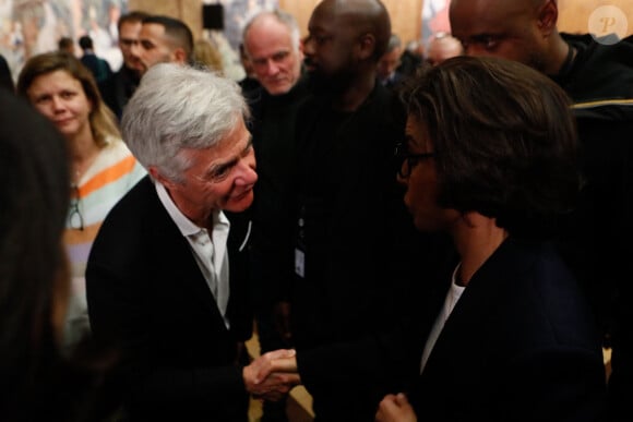 La ministre a également vu le journaliste Cyril Viguier
 
Cyril Viguier - Rachida Dati (ministre de la culture) - Voeux de la ministre de la culture Rachida Dati aux acteurs culturels et à la presse au musée de l'immigration à Paris, France, le 29 janvier 2024. "Je suis absolument déterminée (...) Un grand bravo pour tout ce que vous faites déjà. Un grand merci par avance pour ce que nous ferons ensemble. Quand je vous quitterai, vous ne pleurerez pas. Vous m'applaudirez!". © Christophe Clovis/Bestimage