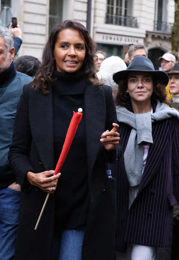 Karine le Marchand et Sandra Sisley - Marche pour la République et contre l'antisémitisme à Paris le 12 novembre 2023. © Denis Guignebourg / Bestimage