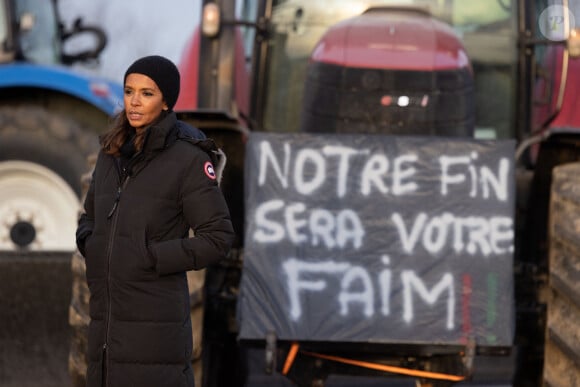 Karine Le Marchand soutient les agriculteurs sur le barrage de l'Autoroute A4 à hauteur de Jossigny en Seine et Marne le 29 Janvier 2024. © Jeremy Melloul - Pierre Perusseau / Bestimage