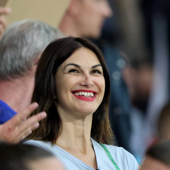 Elle dit souvent que la littérature lui a sauvé la vie alors qu'elle était adolescente.
Helena Noguerra dans les tribunes lors du match de Poule A de la Coupe du Monde de Rugby France 2023 entre la France et l'Uruguay (27-12) au stade Pierre-Mauroy à Lille le 14 septembre 2023. © Cyril Moreau-Dominique Jacovides/Bestimage 