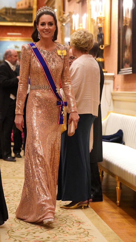 Ce qui ne va peut-être pas l'aider ! 
Catherine Kate Middleton, princesse de Galles lors d'une réception pour les corps diplomatiques au palais de Buckingham à Londres le 5 décembre 2023 