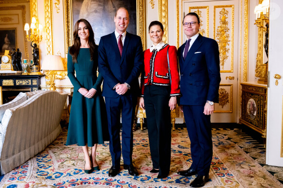 La princesse Victoria et le prince Daniel de Suède reçus par Le prince William, prince de Galles, et Catherine (Kate) Middleton, princesse de Galles, au château de Windsor, le 30 novembre 2023. 