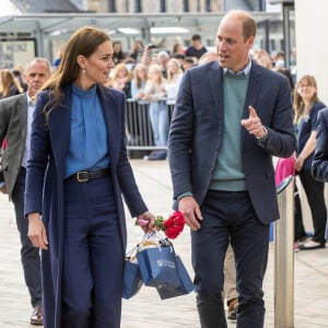 Le prince William, duc de Cambridge, et Kate Catherine Middleton, duchesse de Cambridge, à leur arrivée à l'université de Glasgow. Le couple princier est venu discuter de santé mentale et de bien-être avec les étudiants pendant la Semaine de sensibilisation à la santé mentale. Le 11 mai 2022 