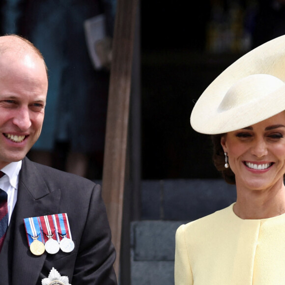 Et peu luxueuse. 
Le prince William, duc de Cambridge, et Catherine (Kate) Middleton, duchesse de Cambridge - Les membres de la famille royale et les invités lors de la messe célébrée à la cathédrale Saint-Paul de Londres, dans le cadre du jubilé de platine (70 ans de règne) de la reine Elisabeth II d'Angleterre. Londres, le 3 juin 2022. 