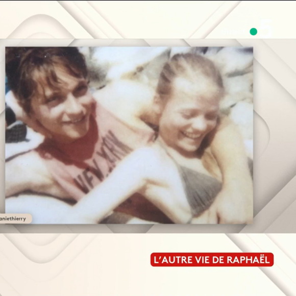 Raphael invité dans "C à Vous".