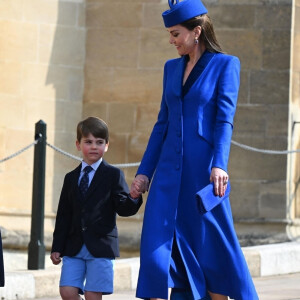 Le prince Louis et sa mère Catherine (Kate) Middleton, princesse de Galles - La famille royale du Royaume Uni arrive à la chapelle Saint George pour la messe de Pâques au château de Windsor le 9 avril 2023. 