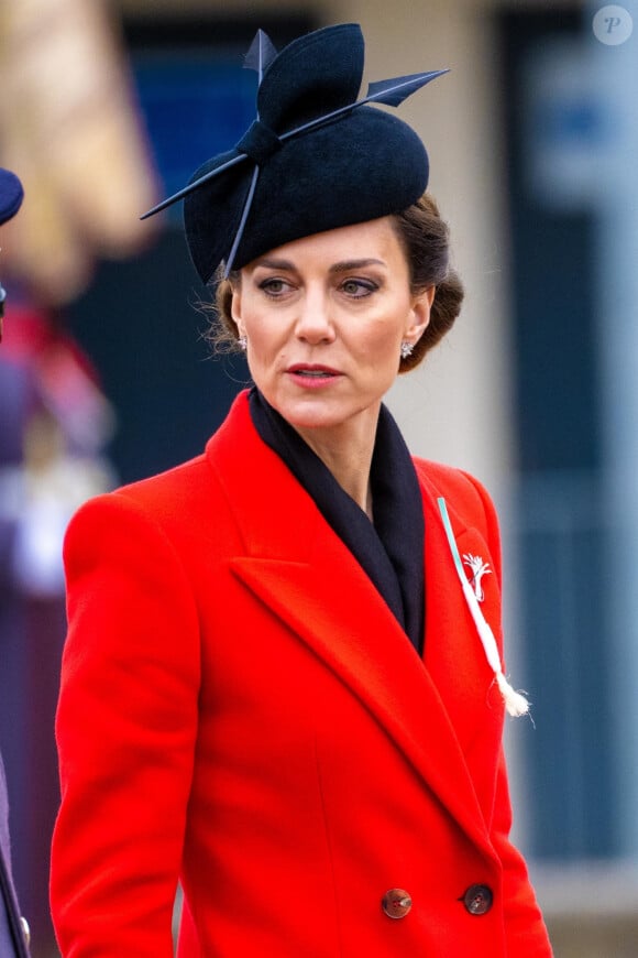 Kate Middleton est sortie de la London Clinic en toute discrétion 
Le prince William de Galles et Kate Catherine Middleton, princesse de Galles, en visite au "1st Battalion Welsh Guards at Combermere Barracks "à Windsor, à l'occasion de la Saint-David.