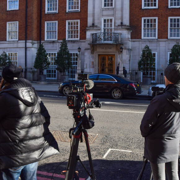 Illustration de la clinique privée de Londres ou Le roi Charles III d'Angleterre a été admis pour une opération de la prostate, le même hôpital où la princesse Kate a été opérée le 26 janvier 2024.  January 26, 2024, London, England, UK: Media gather outside the private London Clinic as King Charles III is admitted for prostate treatment, the same hospital where Princess Catherine had her surgery. (Credit Image: © Vuk Valcic/ZUMA Press Wire) 