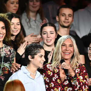 Exclusif - Zazie avec Maelane et sa famille - Concert événement "Le gala des pièces jaunes" à l'Accor Arena Paris le 26 janvier 2024. © Guillaume Gaffiot / Cyril Moreau / Bestimage