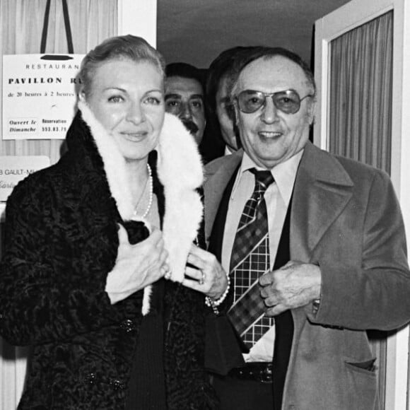 Celle qui a aimé Loulou Gasté souhaite qu'on laisse ses fans entrer à l'église !
Portrait non daté de Loulou Gasté et Line Renaud à Paris, le 9 novembre 1975.