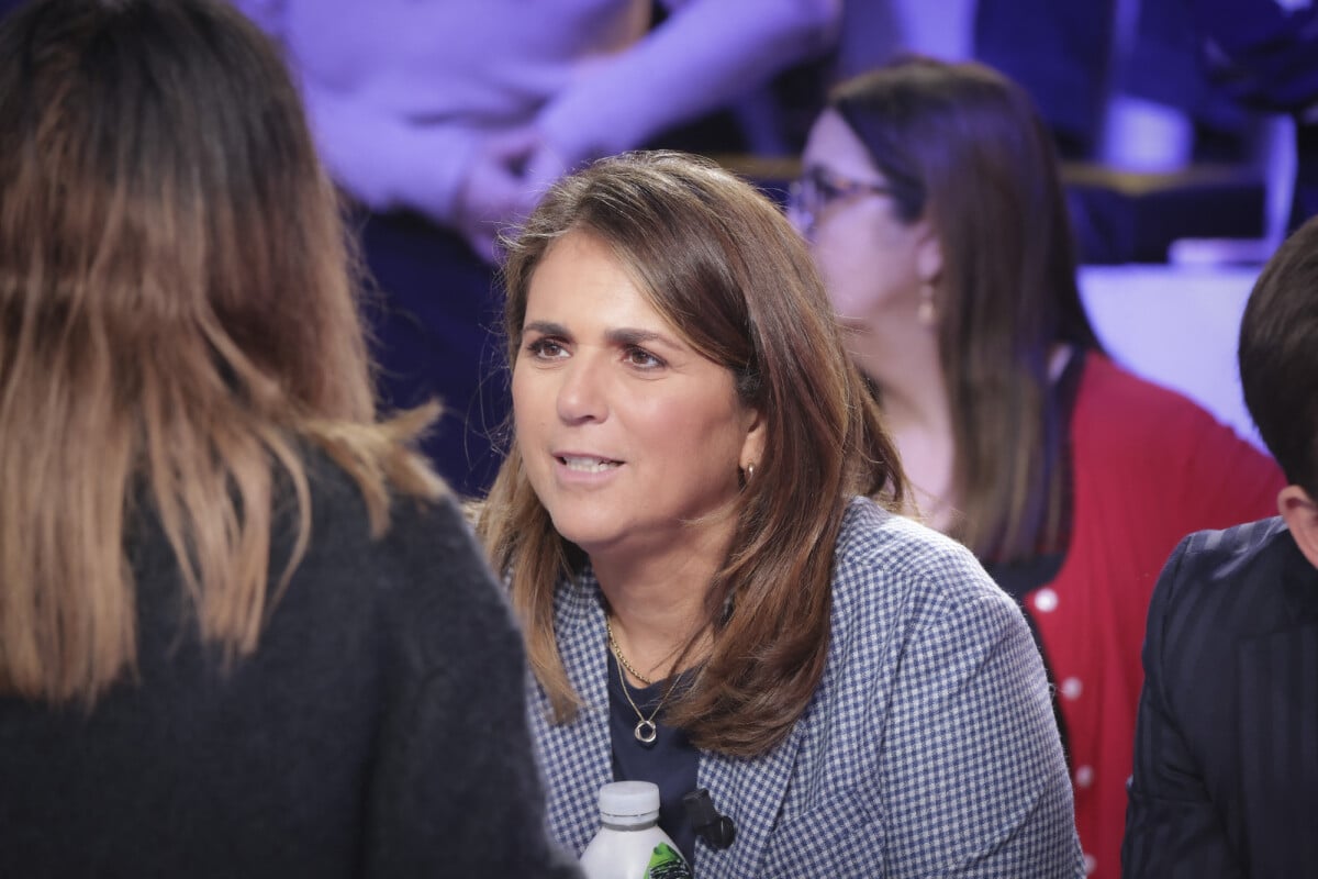 Photo : Valérie Bénaïm est quant à elle toujours au rendez-vous. Exclusif -  Cyril Hanouna sur le plateau de la nouvelle émission de C.Hanouna du  week-end 