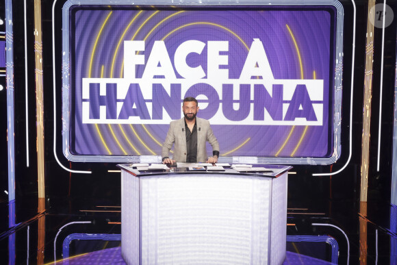 Exclusif - Cyril Hanouna sur le plateau de la nouvelle émission de C.Hanouna du week-end "Face à Hanouna" diffusée le 4 février à Paris, France, le 1er février 2024. © Jack Tribeca/Bestimage