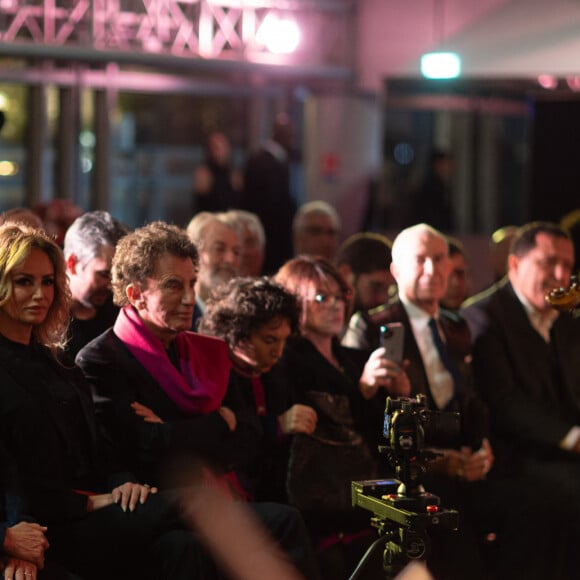 Philippe Douste-Blazy, Adriana Karembeu, Jack Lang, président de l'Institut du Monde Arabe, Adriana Karembeu , sa femme Monique - Concert unique de Omar Harfouch et son orchestre pour la paix à l'Institut du Monde Arabe à Paris le 3 février 2024. © Tiziano Da Silva / Bestimage  A one-off concert by Omar Harfouch and his Orchestra for Peace at the Institut du Monde Arabe in Paris on 3 February 2024. 