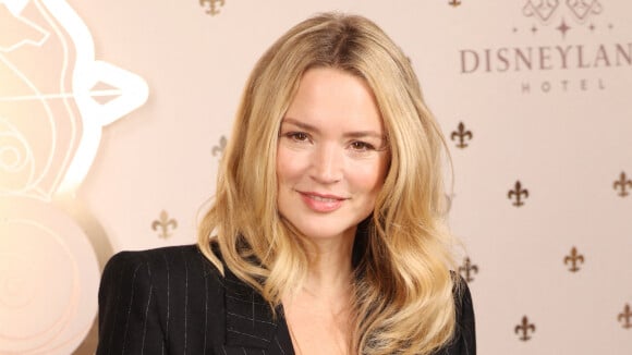 PHOTOS Virginie Efira au bras de son chéri Niels Schneider, le couple croise Isabelle Adjani d'un chic absolu