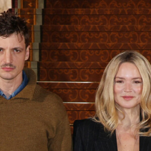 Niels Schneider et Virginie Efira - Tapis rouge dans le hall du Disneyland Hotel pour la réouverture de l'établissement. Paris. Le 3 février 2024. @ Jerome Domine/ABACAPRESS.COM