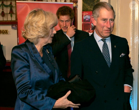Camilla, Charles et le prince Harry à Londres en 2008
