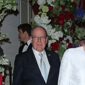 Le prince Albert II et la princesse Charlène de Monaco - Les invités au couronnement du roi d'Angleterre à la sortie du dîner au restaurant Oswald's dans le quartier de Mayfair à Londres, Royaume Uni, le 5 mai 2023. 