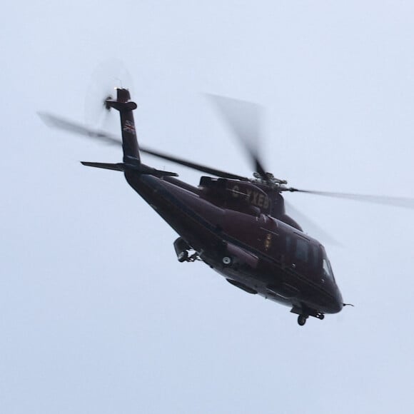 Le roi Charles III d'Angleterre et Camilla Parker Bowles, reine consort d'Angleterre partent en voiture de Clarence House à Londres pour prendre un hélicoptère pour Sandringham, le 6 février 2024. Le fils du roi Charles III, le prince Harry, est arrivé à Londres à midi après le diagnostic de cancer de son père.