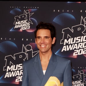 Mika au photocall de la 25ème cérémonie des "NRJ Music Awards (NMA)" au palais des Festivals et des Congrès de Cannes, France, le 10 novembre 2023. © Dominique Jacovides/Bestimage 