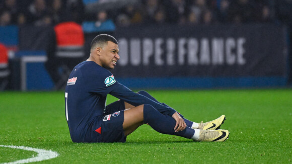 "Surcôté de fou", "Tu sers à rien".... Kylian Mbappé sévèrement taclé par un célèbre chanteur, encore une fois !