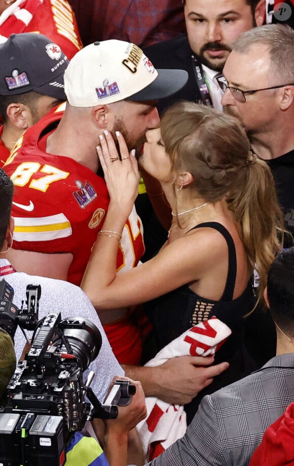 Taylor Swift et Travis Kelce au Super Bowl.(Credit Image: © Charles Baus/Cal Sport Media)