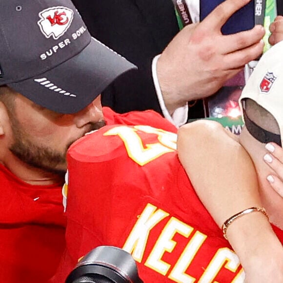 Taylor Swift et Travis Kelce ont pu montrer tout l'amour qu'ils se portent

Taylor Swift et Travis Kelce au Super Bowl.(Credit Image: © Charles Baus/Cal Sport Media)