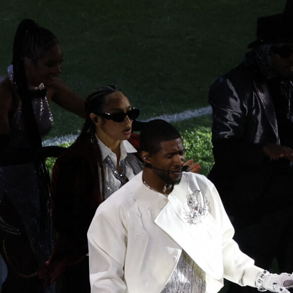 La chanteuse américaine était l'invitée d'Usher pour le concert de la mi-temps du Super Bowl
 
Usher au Super Bowl 58 à Las Vegas.(Credit Image: © Charles Baus/Cal Sport Media)
