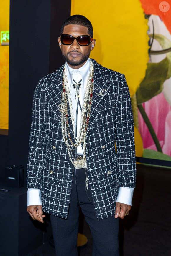 Usher - Photocall du défilé de mode printemps-été 2024 "Chanel" au Grand Palais Ephémère lors de la fashion week de Paris. Le 3 octobre 2023 © Olivier Borde / Bestimage