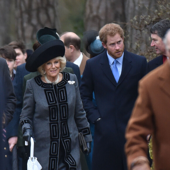 Camilla Parker-Bowles, duchesse de Cornouailles avec le prince Harry et le prince Philip, duc d'Édimbourg - Les membres de la famille royale d'Angleterre ont assisté à la messe de Noël de l'église de St. Mary Magdalene à Norfolk, le 25 décembre 2015 