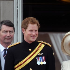 Le Prince Harry, Camilla Parker Bowles, duchesse de Cornouailles, La Duchesse de Cambridge, Catherine Kate Middleton, enceinte - La famille royale d'Angleterre lors de la parade "Trooping the Colour" a Londres. Trooping the Colour (le "salut aux couleurs") est une parade militaire annuelle celebrant l'anniversaire officiel du souverain britannique depuis 1748. Au Royaume-Uni, la revue porte egalement le nom de "The Queen's Birthday Parade" (le "defile pour l'anniversaire de la reine") 