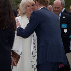 Camilla Parker Bowles, la duchesse de Cornouailles, Prince Harry - La famille royale d'Angleterre au Chelsea Flower show (exposition florale) a Londres le 21 mai 2013.