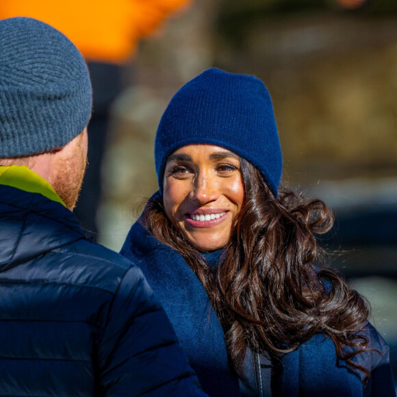 Le prince Harry fait du skeleton sous les yeux de Meghan Markle lors d'une visite au camp d'entrainement des athlètes des Invictus Games 2024 à Whistler en Colombie Britannique le 15 février 2024. 