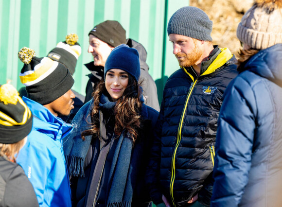 Le prince Harry fait du skeleton sous les yeux de Meghan Markle lors d'une visite au camp d'entrainement des athlètes des Invictus Games 2024 à Whistler en Colombie Britannique le 15 février 2024. 